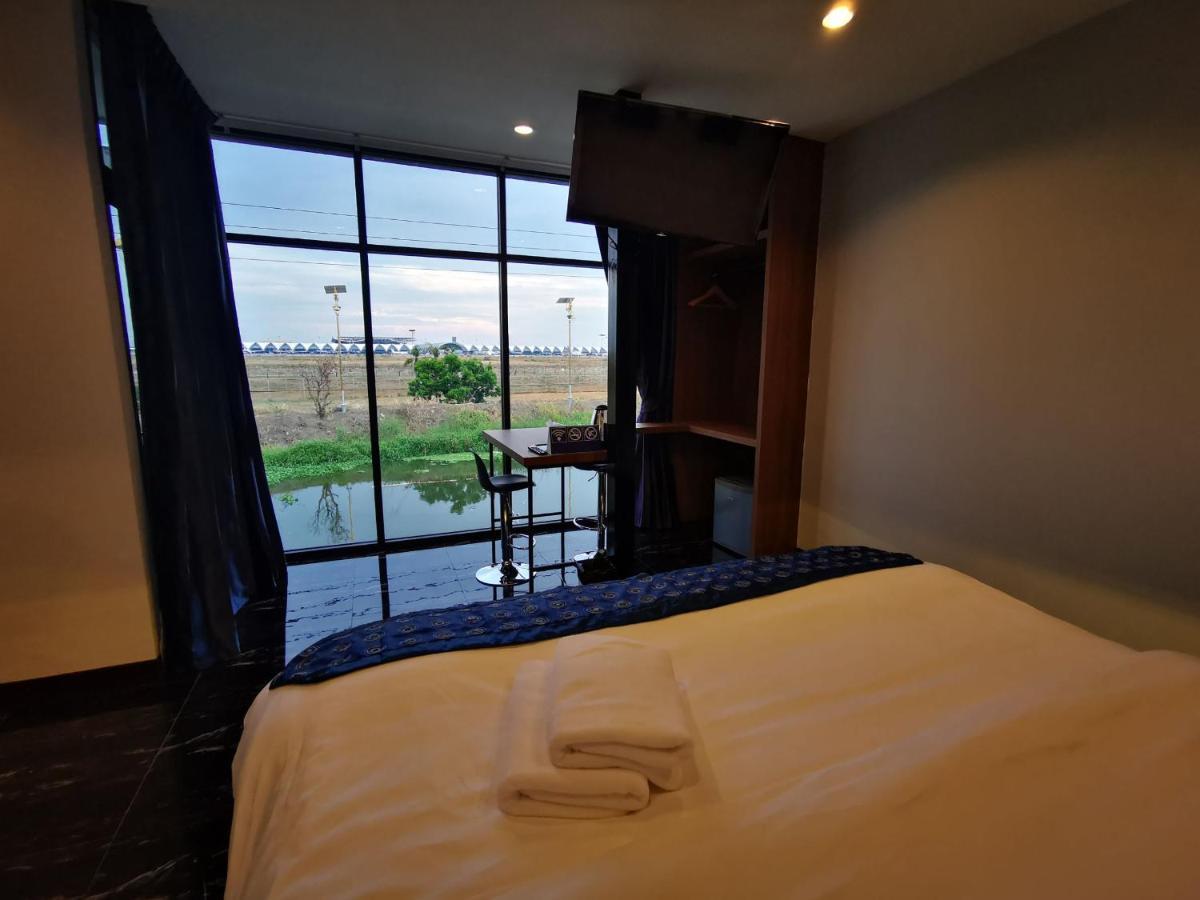 Skyline Resort Ban Khlong Lat Bua Khao Eksteriør bilde