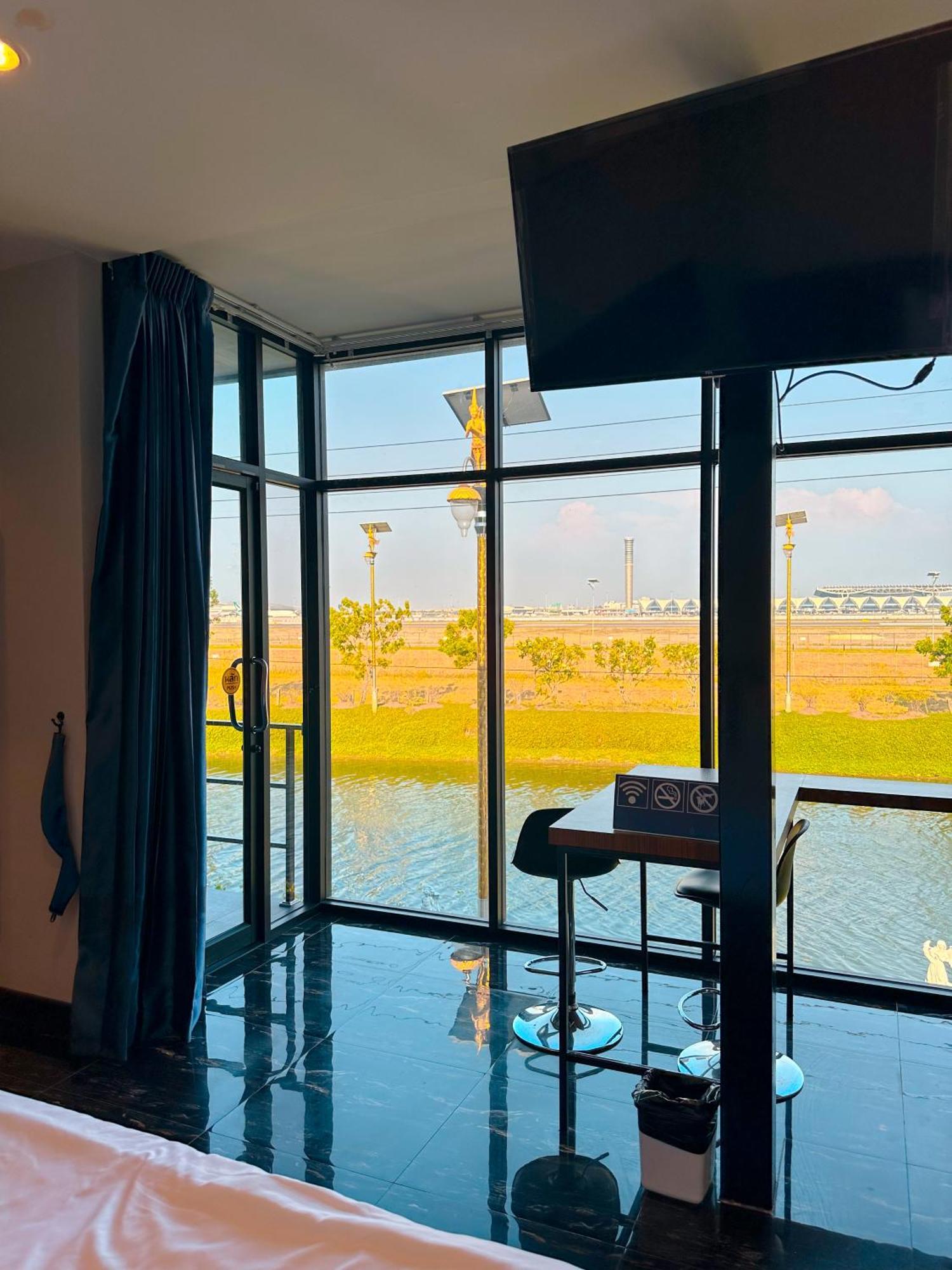 Skyline Resort Ban Khlong Lat Bua Khao Eksteriør bilde